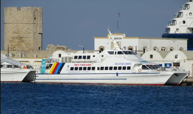 Ρόδος: Πρόσκρουση πλοίου στο λιμάνι κατά τους χειρισμούς πρόσδεσης