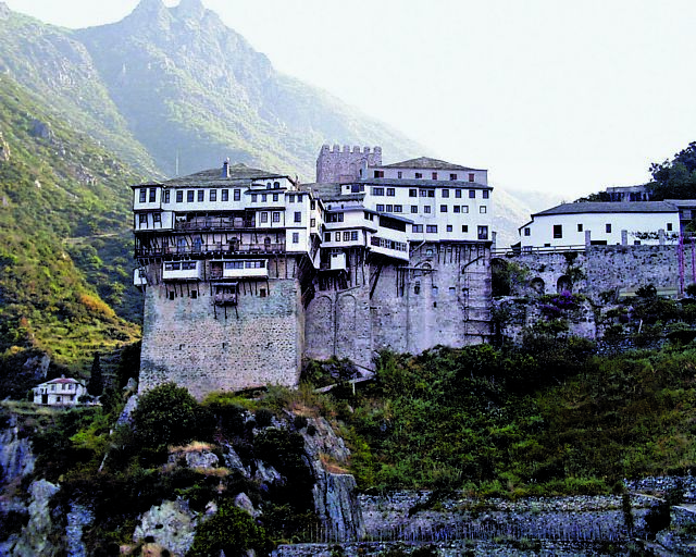 Τα μυστήρια με τον διοικητή του Αγίου Ορους