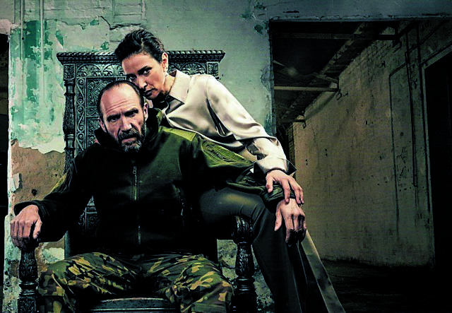 Μάκβεθ, εσύ σουπερστάρ, με φόντο τους πολέμους