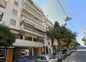 Σοκ στο Νέο Κόσμο: Γυναίκα έπεσε από τον 3ο όροφο – Ο σύντροφός της την κρατούσε δεμένη