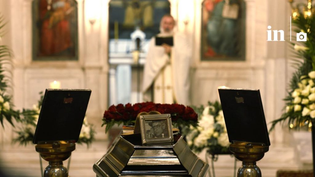 Πλήθος κόσμου είπε το τελευταίο αντίο στον Βασίλη Βασιλικό – Δείτε φωτογραφίες & βίντεο