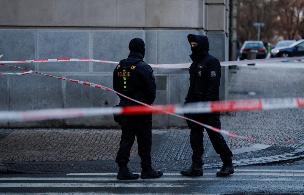 Συνέλαβαν επίδοξο μιμητή του μακελειού της Πράγας