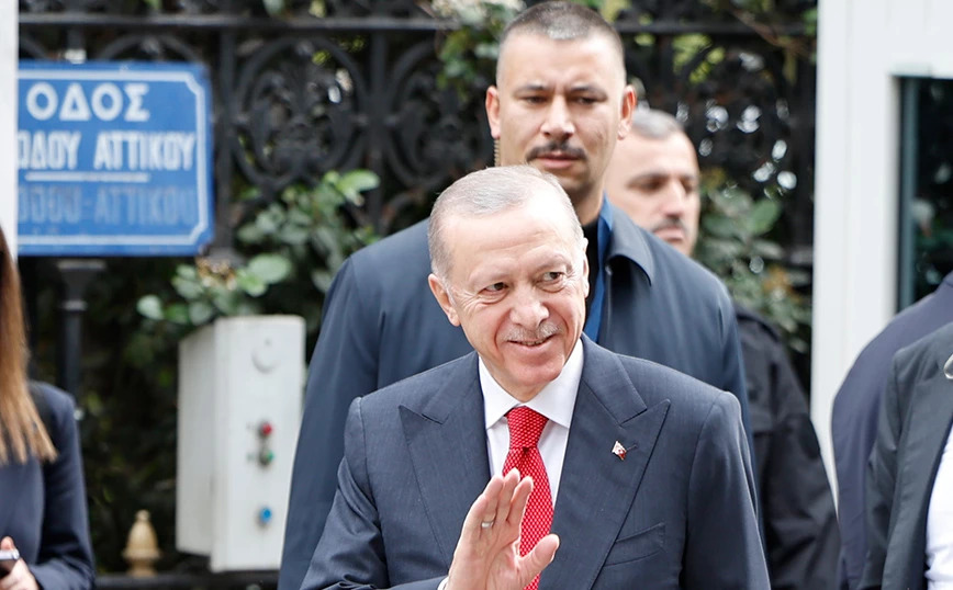 Βίντεο: Ο εντυπωσιακός σωματοφύλακας του Ερντογάν – Έγινε «σκιά» του Τούρκου προέδρου στην Αθήνα