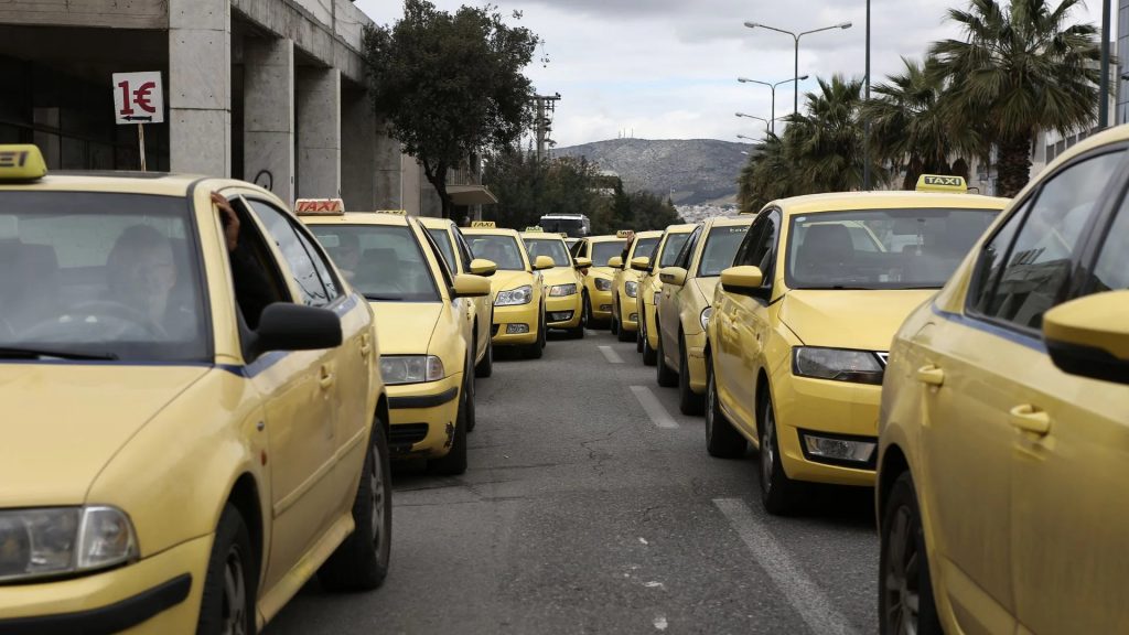 Συνεχίζουν τον αγώνα κατά του νέου φορολογικού οι οδηγοί ταξί