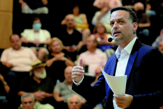 Μετωπική σύγκρουση Χάρη Δούκα – κυβέρνησης