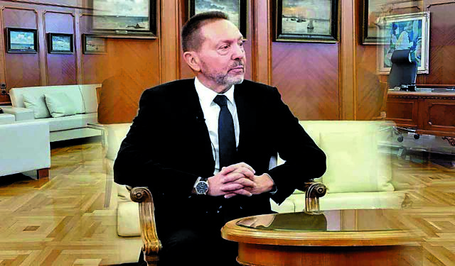 «Καμπανάκια» για δημόσιο χρέος και φοροαπαλλαγές