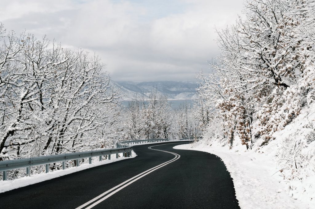 Κακοκαιρία: Συμβουλές για την οδήγηση σε χιόνι, πάγο και χαμηλές θερμοκρασίες