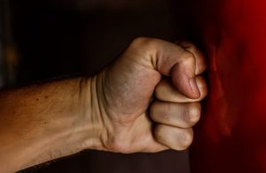 Κρήτη: Επιτέθηκε στη σύζυγό του και της προκάλεσε κακώσεις στο πρόσωπο