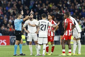 VAR: «Ο Βινίσιους χτυπά τον αντίπαλο» – Διαιτητής: «Εντάξει, συνεχίζουμε»