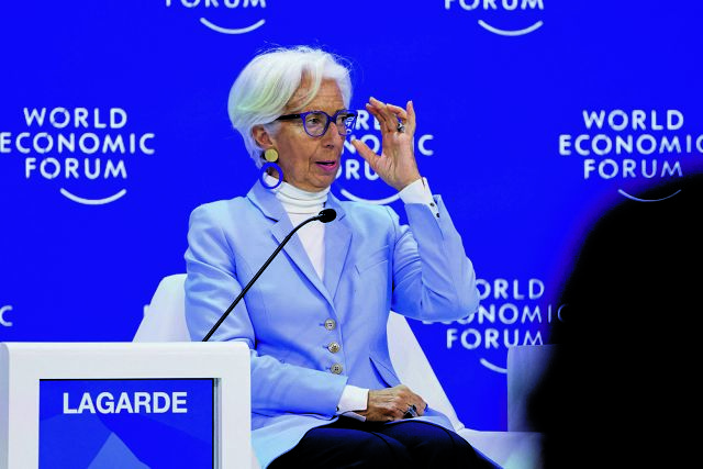 Μισό σήμα για μείωση επιτοκίων