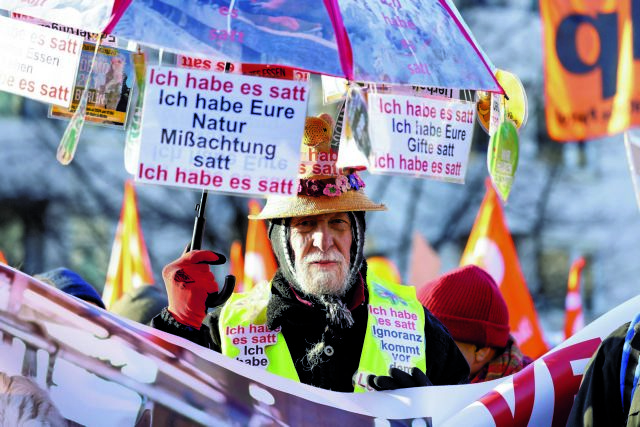 Σε μάχη διαρκείας οι αγρότες της Γερμανίας