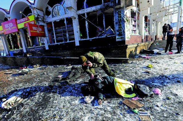 «Οι Ουκρανοί βομβάρδισαν πολυσύχναστη αγορά στο Ντονέτσκ»