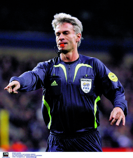 Βλέπει κι αυτός το κακό να πλησιάζει