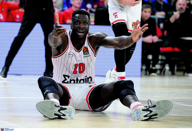 Χωρίς τον πύργο του!