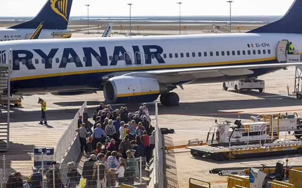 Επιβάτης προκάλεσε «χάος» σε πτήση προς τα Κανάρια Νησιά