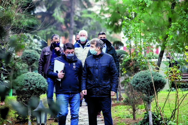 Γιατί έκλεισε η παρένθεση