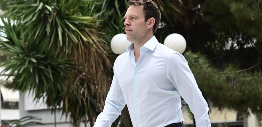 Κασσελάκης: «Οι στημένες ‘τυχαίες’ συναντήσεις υποτιμούν και τον πολιτικό και τους πολίτες»