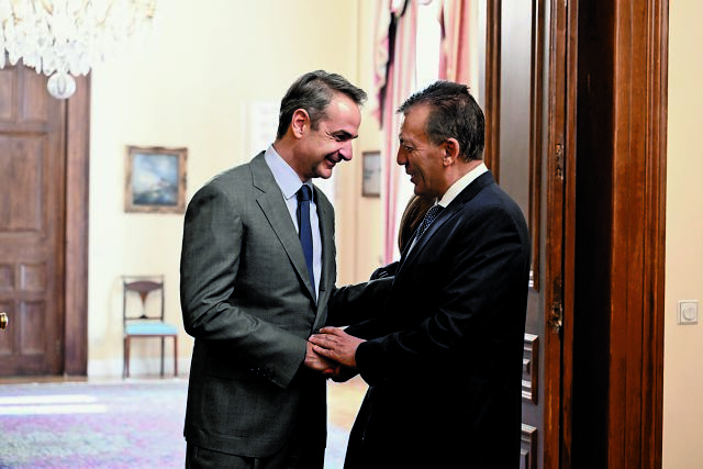 Υποψίες και με τη βούλα της κυβέρνησης