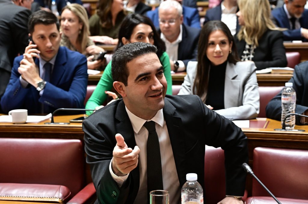 Αρχισαν τα όργανα και στο ΠΑΣΟΚ για τα ομόφυλα ζευγάρια