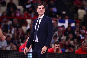 Εκοψε τρεις ο Μπαρτζώκας από το ταξίδι του Ολυμπιακού στην Ισπανία