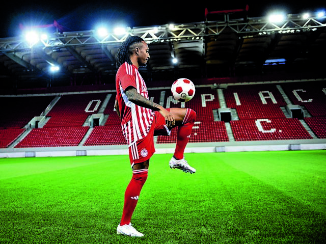 Ζέλσον Μαρτίνς: Ενας αρτίστας στην ερυθρόλευκη μηχανή