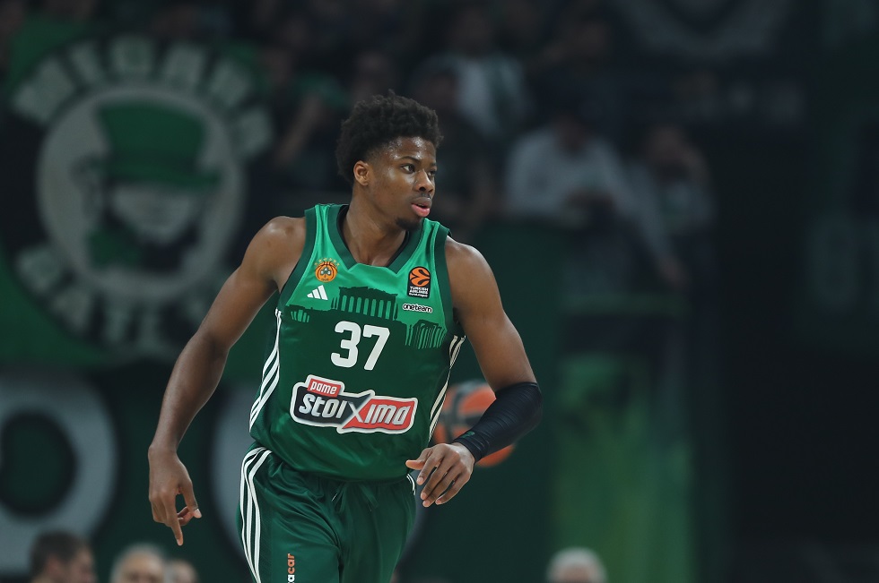 Ο Γιάννης Αντετοκούνμπο αποθέωσε τον Κώστα για την τάπα του στον Πλάις