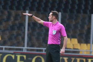 Ξανά τα ίδια στη Νέα Φιλαδέλφεια: Πεντακάθαρο φάουλ υπέρ του ΟΦΗ πριν το γκολ της ΑΕΚ (εικόνες & βίντεο)