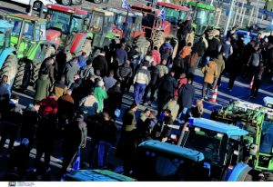 H κυβέρνηση δοκιμάζεται στα μπλόκα