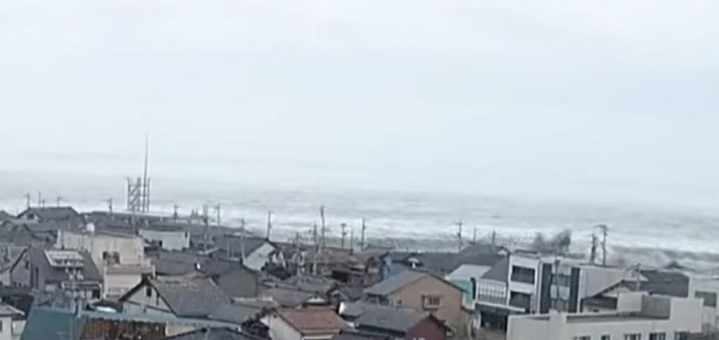 Ιαπωνία: Μίνι τσουνάμι και μετασεισμοί μετά τον ισχυρό σεισμό των 7,6 Ρίχτερ