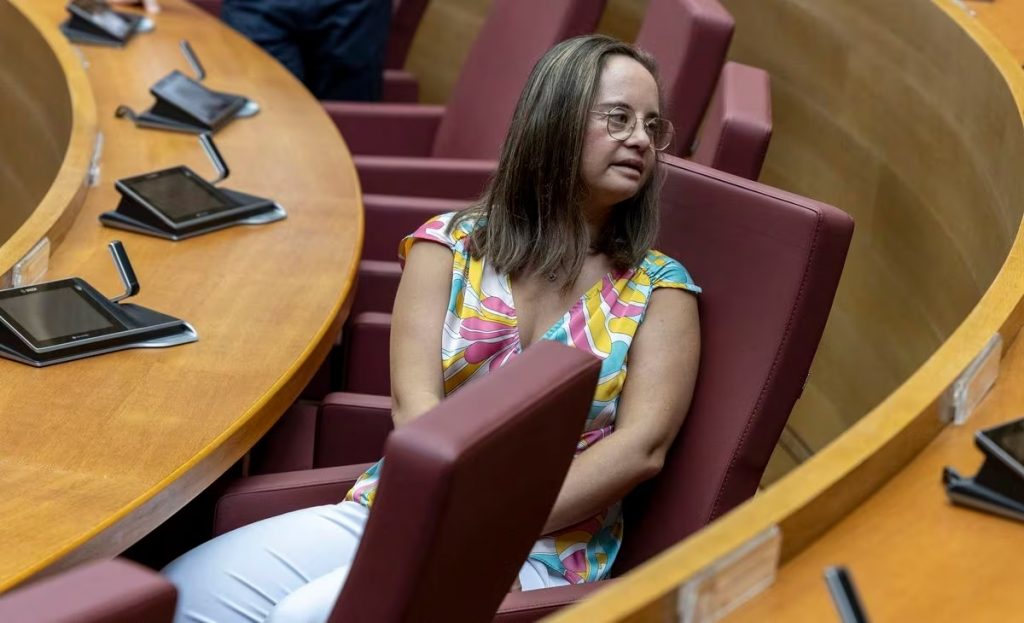 Γράφει ιστορία η Mar Galcerán – Η πρώτη Ισπανίδα βουλευτής με σύνδρομο Down