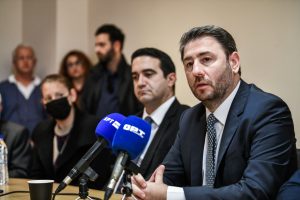 ΠΑΣΟΚ: Συστάσεις από Ανδρουλάκη για προσεκτικές παρεμβάσεις