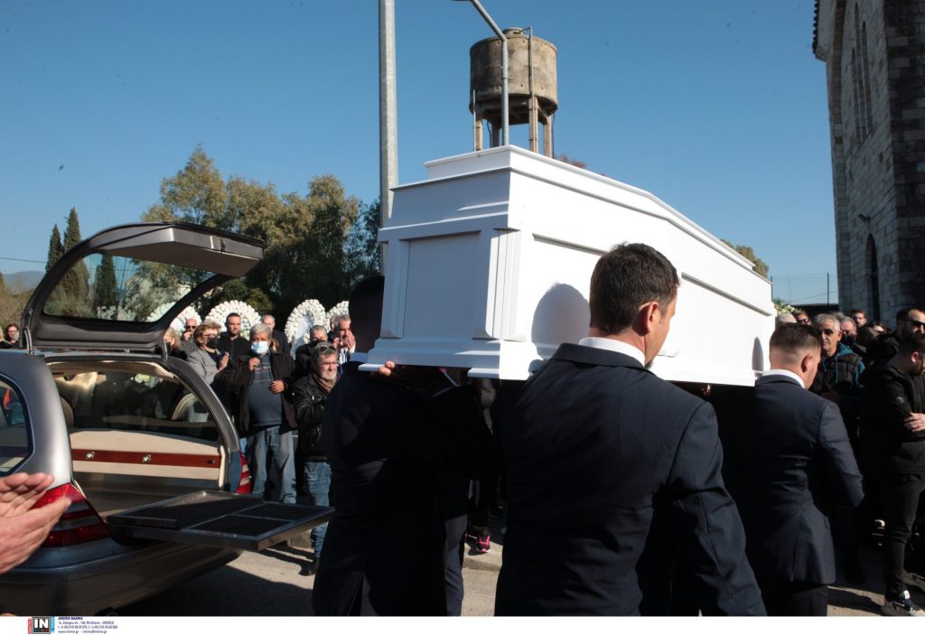Μεσολόγγι: Θρήνος στην κηδεία του Μπάμπη – «Καρδιά μου, πού είσαι;»