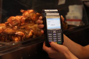 Εξετάζεται νέα παράταση για την εγκατάσταση POS