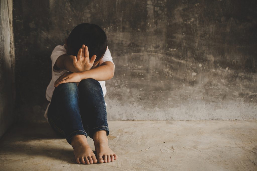 Βέλγιο: Κρατούσαν 9χρονο παιδί κλεισμένο για εβδομάδες σε σκοτεινό δωμάτιο