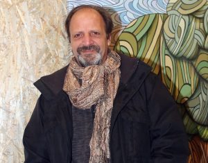 Εξομολόγηση Δημήτρη Αποστόλου: «Εκανα τον Αμλετ με τη… νεκροκεφαλή της μητέρας μου»