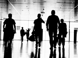 Στη Βουλή η τροπολογία για τον κατώτατο μισθό – Πότε οι εργαζόμενοι θα δουν τις αυξήσεις