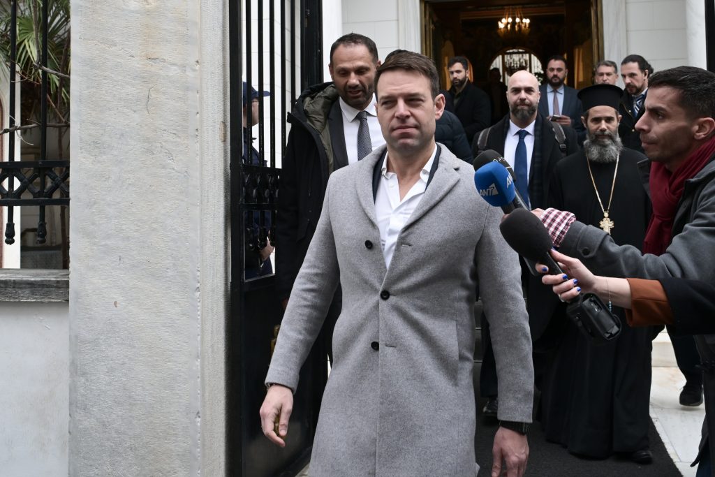 ΣΥΡΙΖΑ: Αναβρασμός για τον γάμο των ομόφυλων ζευγαριών – Άλλαξαν θέση 3 φορές σε 24 ώρες