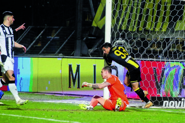 Τον γκρέμισε από την κορυφή