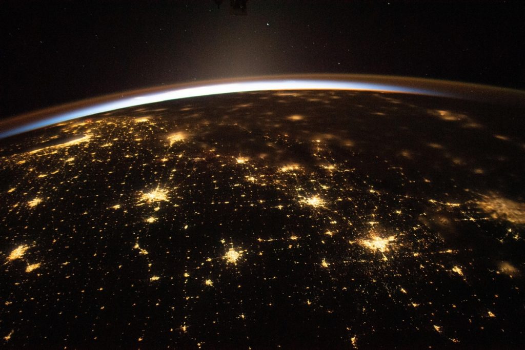 Πρωτοχρονιά 2024: Έλαμψε η Γη – Εντυπωσιακές εικόνες της NASA
