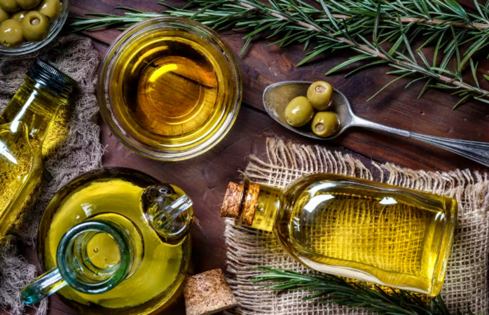 Ελαιόλαδο: Τιμές «φαρμάκι» με 21 ευρώ το λίτρο στο ράφι