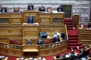 Ομοφοβικό παραλήρημα Στίγκα στη Βουλή: «Είμαστε από αυτούς που σπρώχνουν»