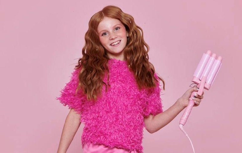 Μαθήτρια που «κερδίζει 122.000 ευρώ το μήνα» συνταξιοδοτείται στα… 11 της χρόνια