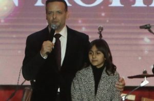 Η πρώτη αντίδραση του Νάσου Γαλακτερού μετά τα ρατσιστικά σχόλια για την κόρη του την Πρωτοχρονιά