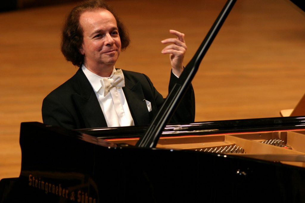 Συπριέν Κατσαρής: Πιανιστικές μινιατούρες και μια παγκόσμια πρεμιέρα