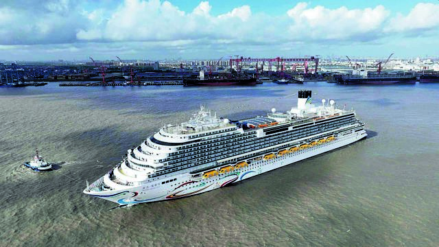 Πυρκαγιά σε πλοίο με φορτίο μπαταρίες λιθίου