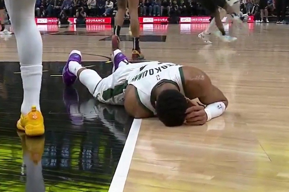 Χαμός με Αντετοκούνμπο: Απίστευτο σκηνικό στο ματς των Μπακς