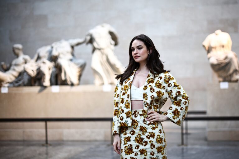 Οργή Μενδώνη για επίδειξη μόδας στο Βρετανικό Μουσείο