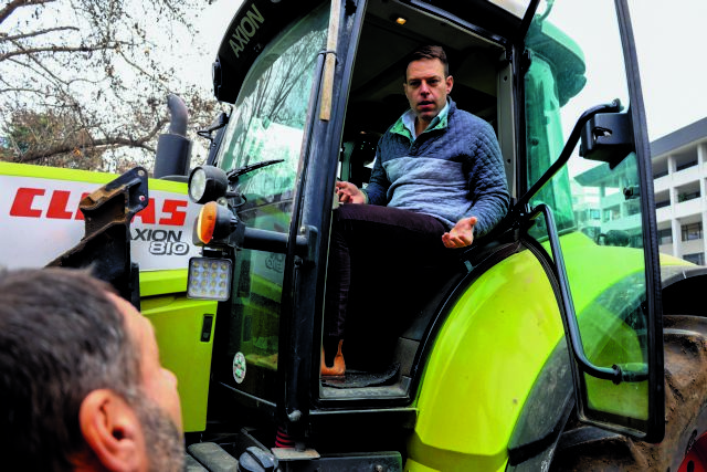 Πρόβλημα εσωτερικής συνοχής στην Κουμουνδούρου