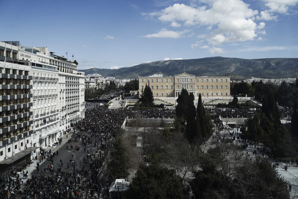 Σε απεργιακό κλοιό η χώρα  – Γενική κινητοποίηση ένα χρόνο από τα Τέμπη