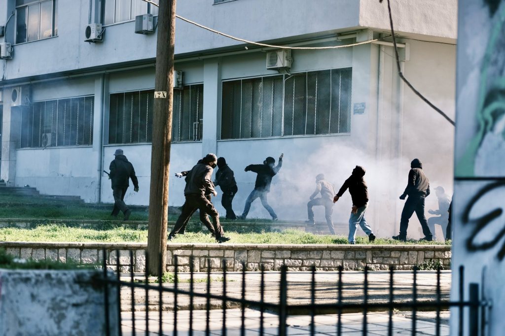 Θεσσαλονίκη: Επεισόδια και χημικά έξω από το ΑΠΘ μετά το πανεκπαιδευτικό